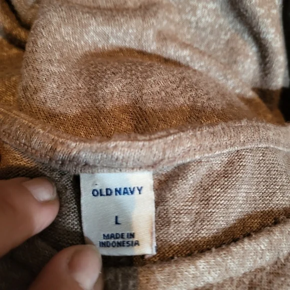 Old Navy Sweater Dress Size Large  with Free Necklace in Photo - Picture 4 of 7